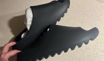 Adidas Yeezy Slide Onyx NEW