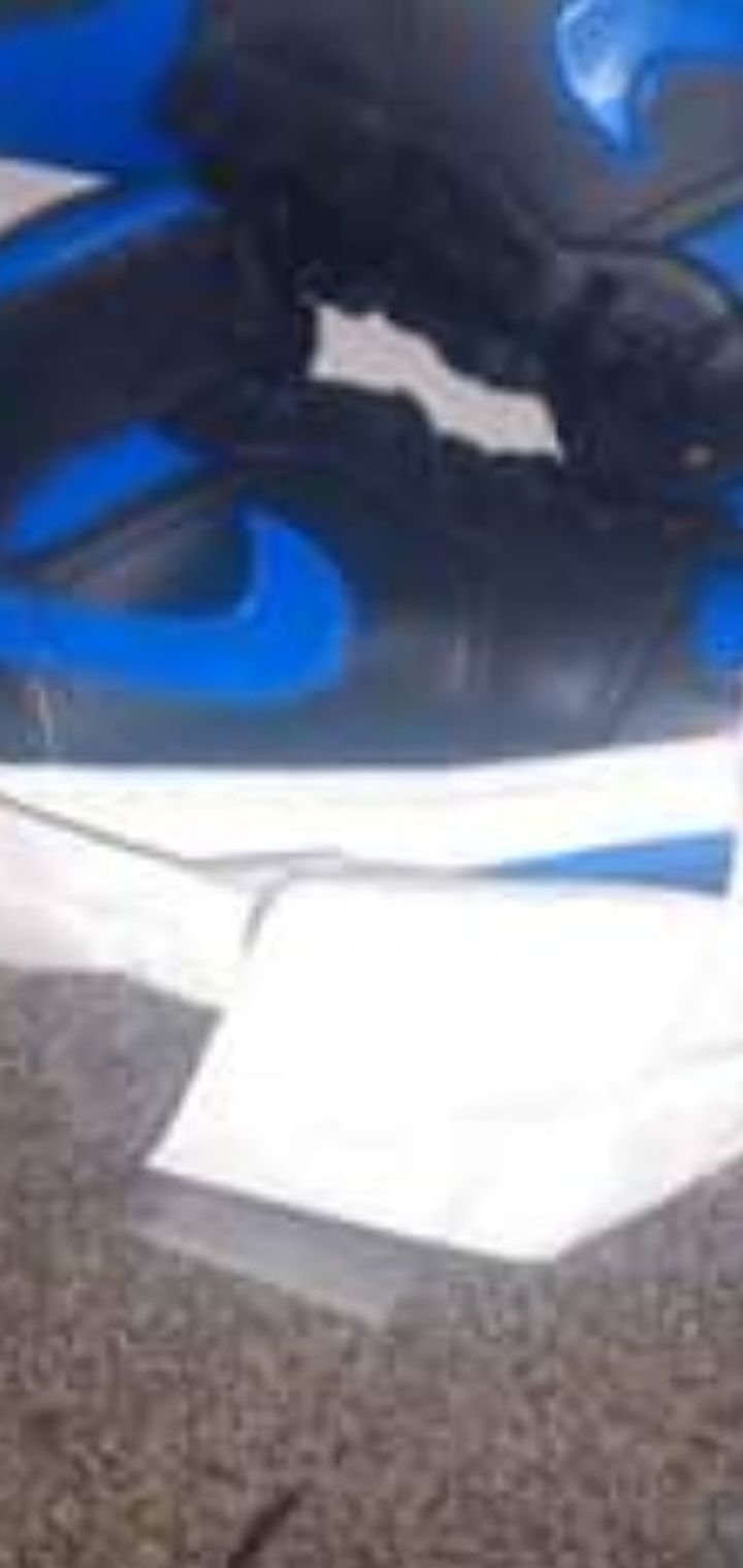 Nike Air Jordan 1 Mid Hyper Royal