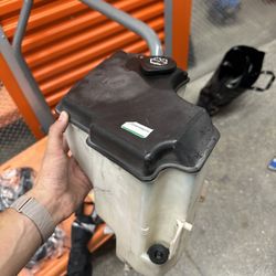 BMW e46 - Windshield Washer Reservoir 