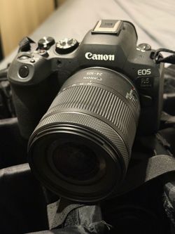Canon R6 mark 2 with zoom lens
