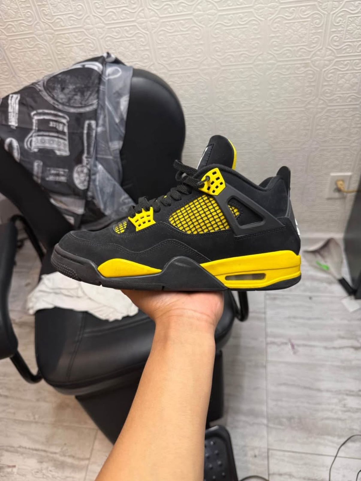 Jordan 4 Yellow Thunders