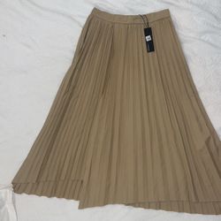 MIDI Length Pleated Skirt