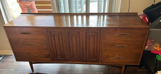 MCM dresser