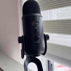 Blue Yeti microphone (blackout Version)