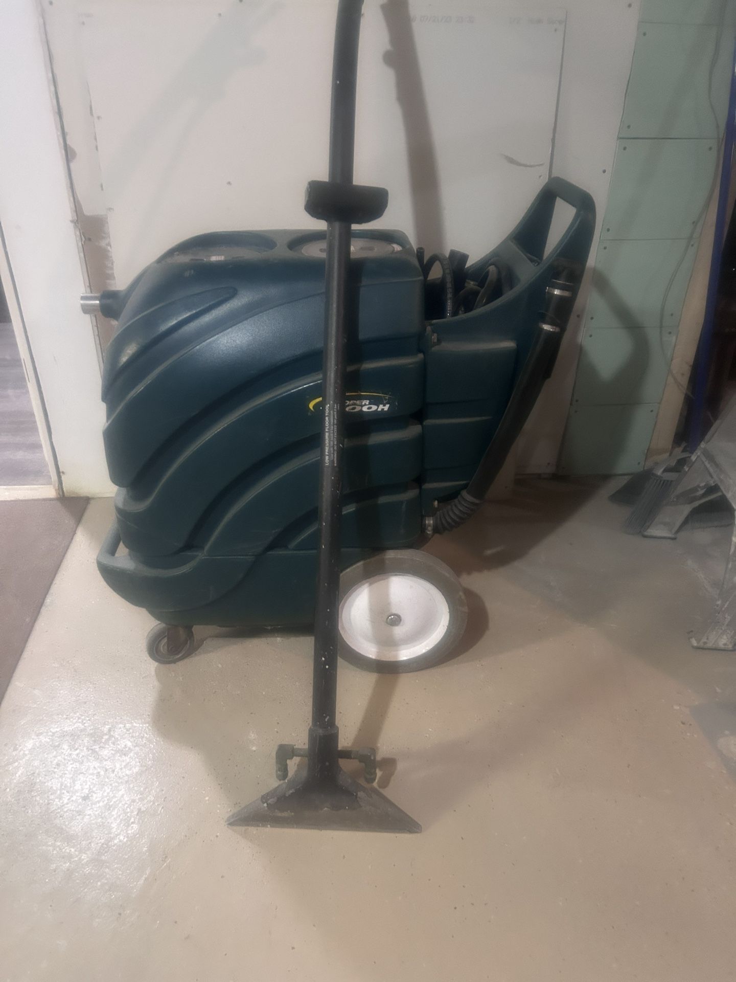 Commercial Carpet Cleaner