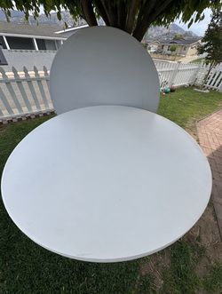 Lifetime round table 5ft or 60 inches