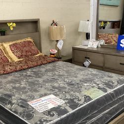 4 Pc Queen Size Bedroom Set