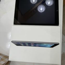 Relocation Sale-Mint Ipad Air W/Box & Charger 16gb 9.7” WiFi.