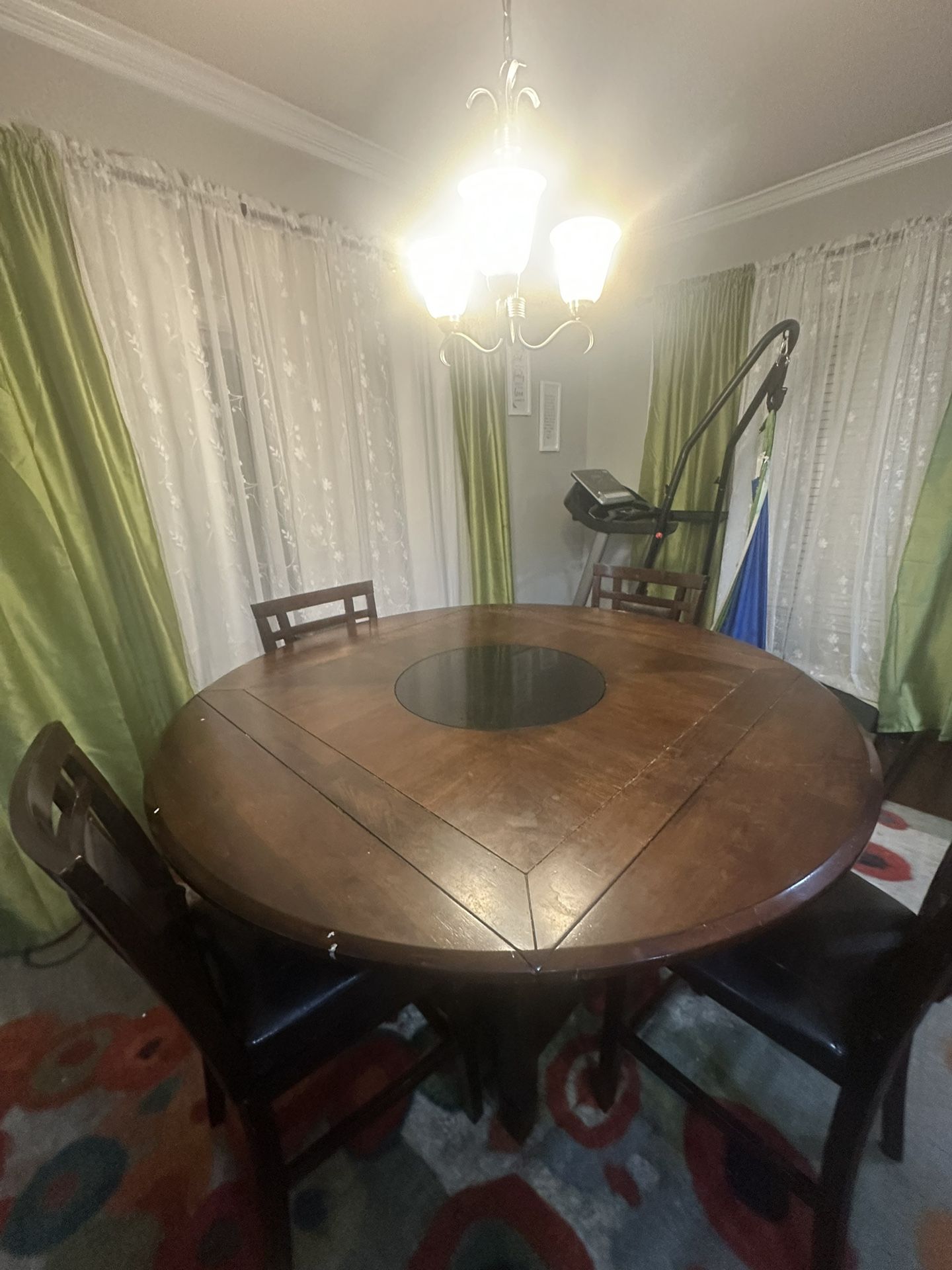 Breakfast Table / Dining Table