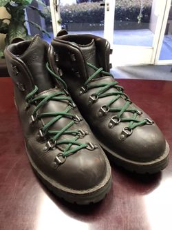 danner mountain light used