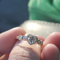10 K Rose Gold Round Diamond Heart Engagement Ring 0.15ct