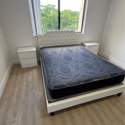 Bed and 2 Nightstands ⚜️ Cama con 2 Mesitas de Noche 