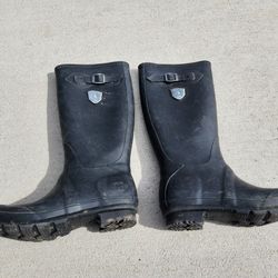 rubber rain boots - Kamik
waterproof
size: 10
I can use it -my sz is 8.5
$5