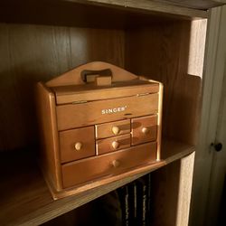 Vintage Singer Sewing Box 
