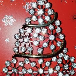 Beautiful Blingy Christmas Tree Pin 
