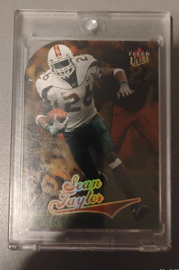 2004 Ultra Sean Taylor Gold Medallion DIE CUT #228