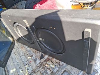 Subwoofers pair in box plus car amplifier 800W