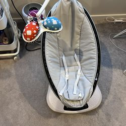 4moms MamaRoo Multi-Motion Baby Swing in Classic Grey with Mesh Infant Insert, Mint