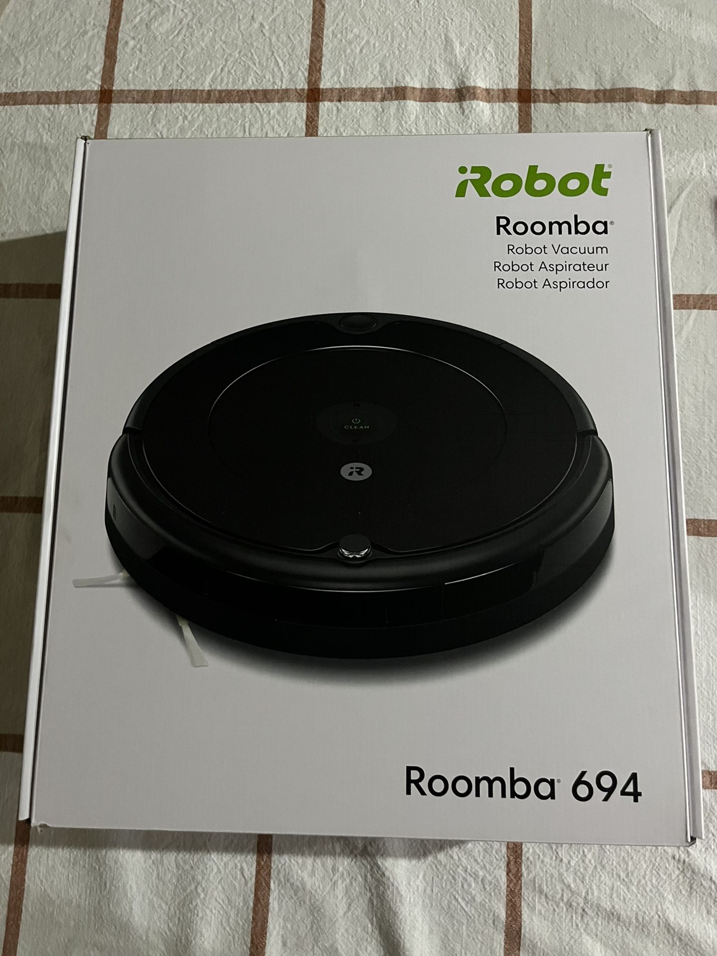 iRobot Roomba 694 Robot Vacuum-Wi-Fi Connectivity New!!!