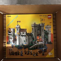LEGO Lion Knights Castle 