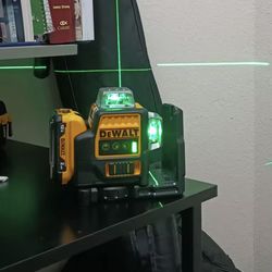DEWALT 12V MAX 3 X 360 GREEN LINE LASER