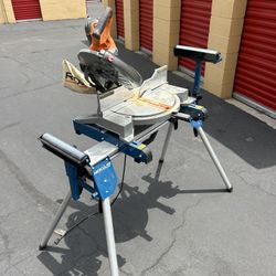 makita saw stand with saw 