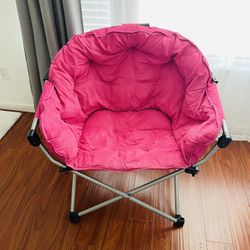 Chair / Folding Chairs 