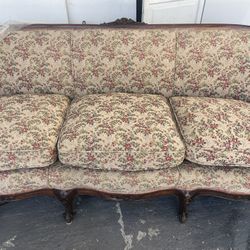 French Victorian Couch 