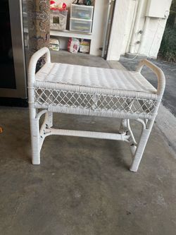 Wicker seat
