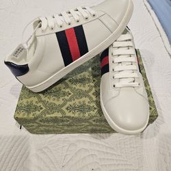 Gucci Shoes 