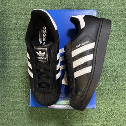 Adidas superstar black white