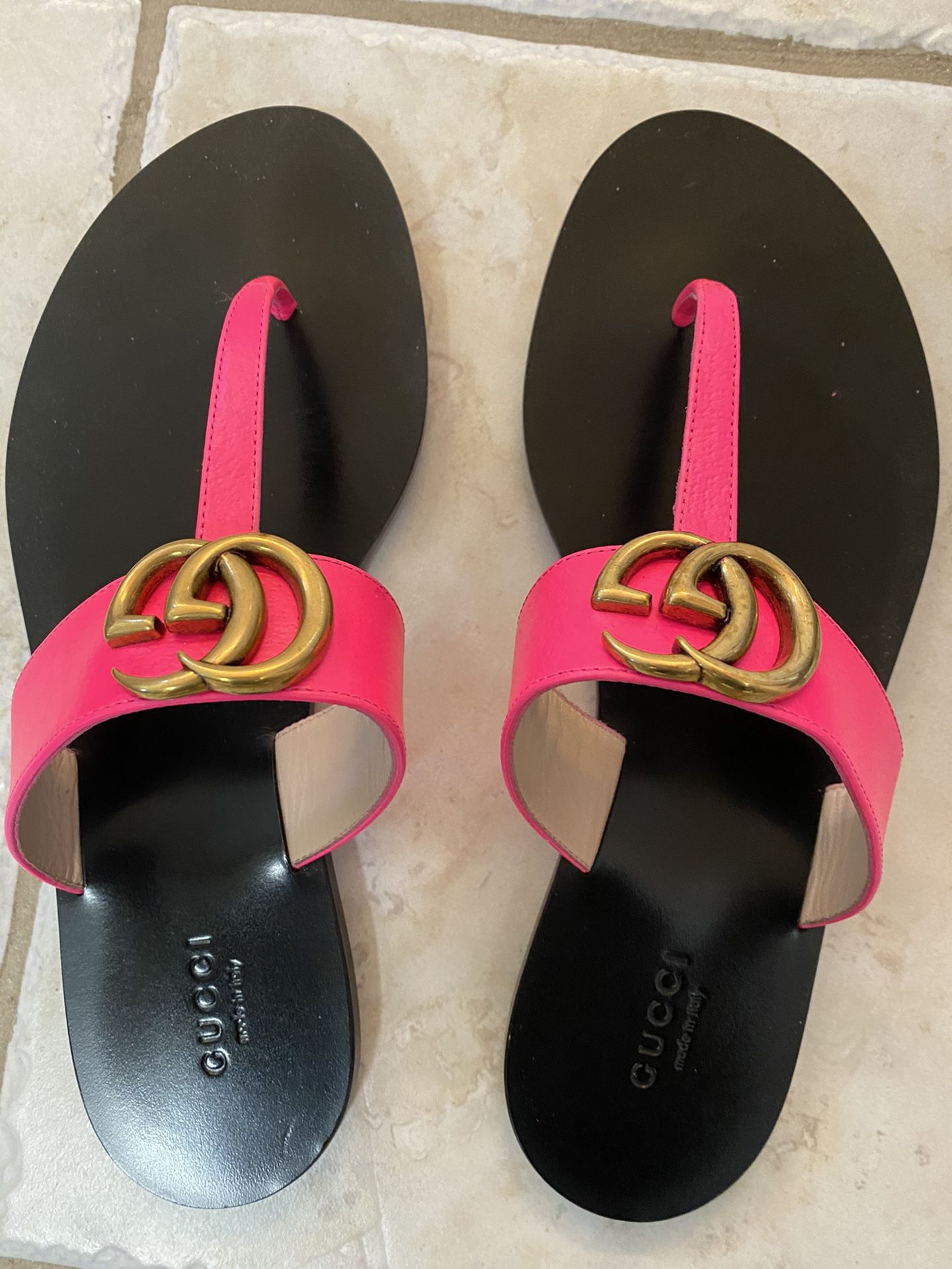 Gucci sandals size 38