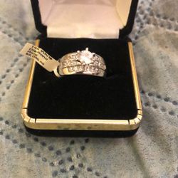 14k White Diamond Ring