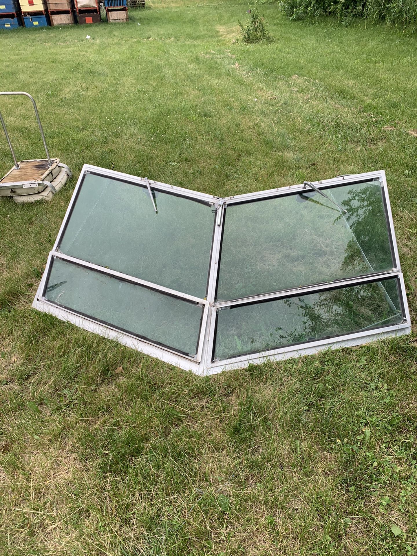 Boat windshield complete off 26 ft. Cuddie cabin