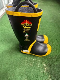 Turnout boots