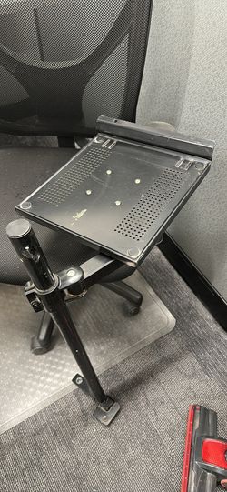 Tablet or laptop stand for car