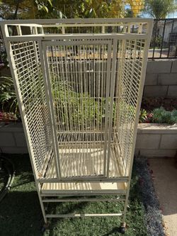BIRD CAGE WITH WHEELS