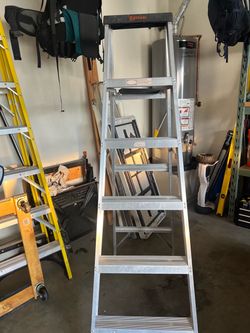 Aluminum Step Ladder