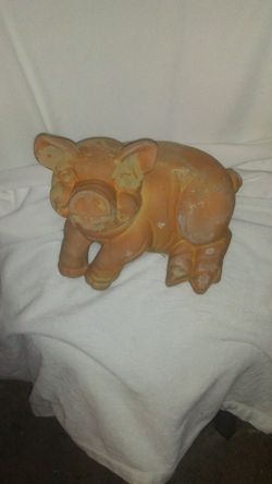 Pig statue
