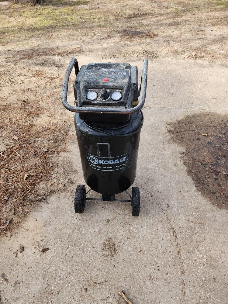 Kobalt Air Compressor 20 Gal. 1.8 H.p. for Sale in Sulphur Springs