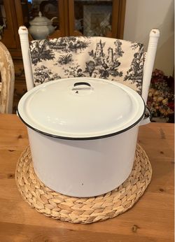 Vintage Inspired Enamel Stock Pot•Measurements in Photos