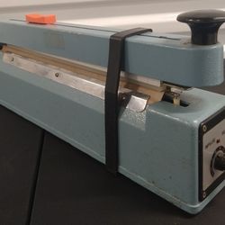 12" TABLETOP IMPULSE HEAT BAG SEALER WITH A BUILT IN SLIDING CUTTER


