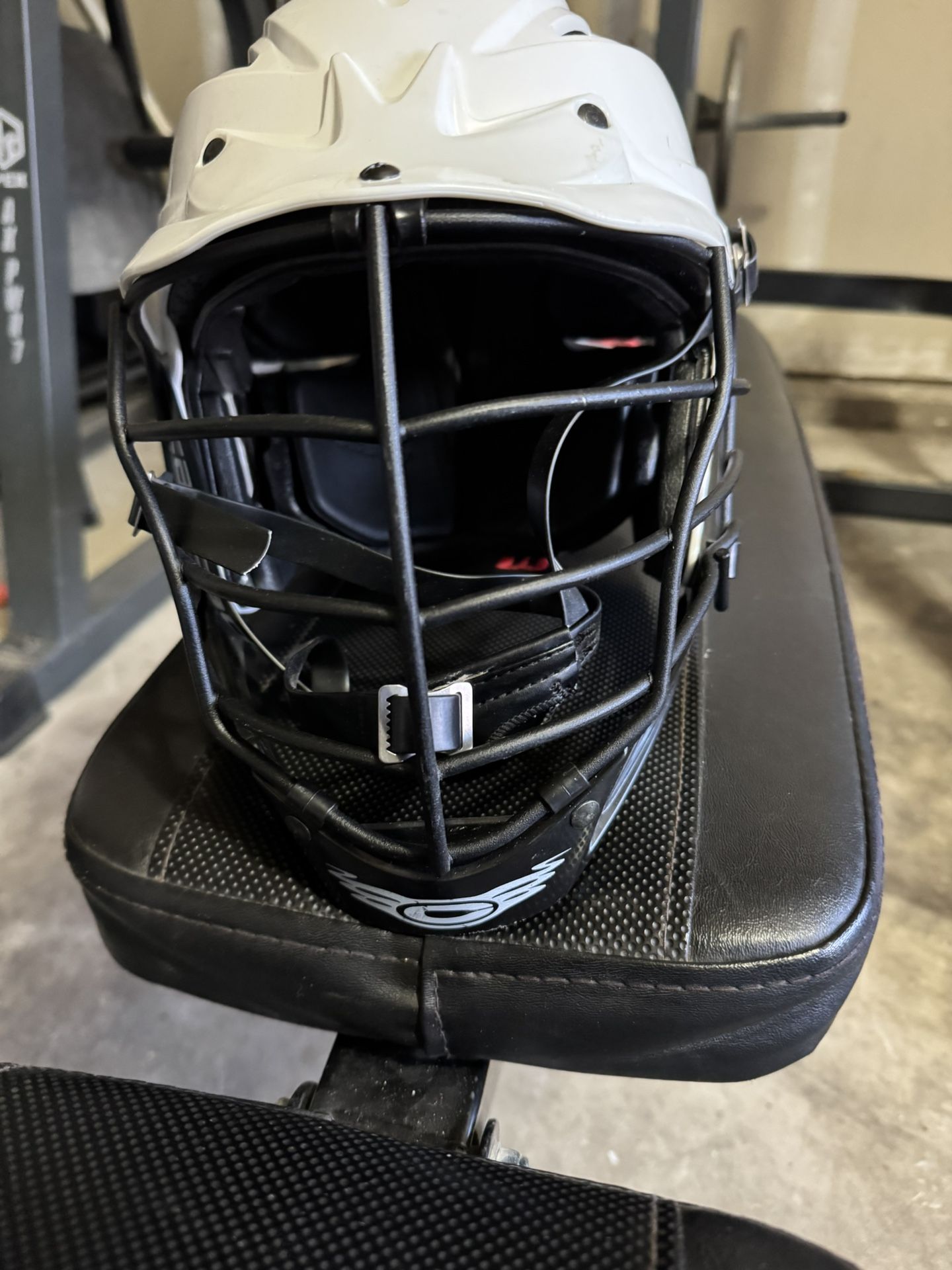 Cascade lacrosse helmet