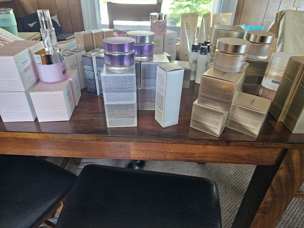 π HUGE AVON SALE β EVERYTHING MUST GO! π