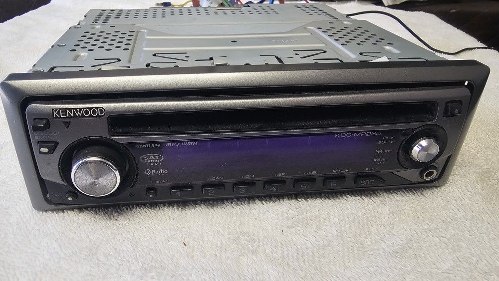 Kenwood KDC-MP235 Detachable Face Car Stereo 