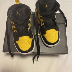 Jordan 1 MID BT Size 7C Like New (Kids Shoes)