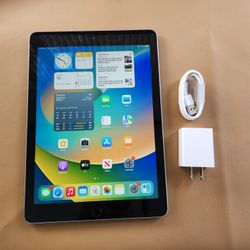 Apple iPad 6 - Wifi - Like New 