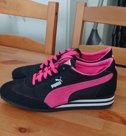 Vintage Puma shoes Black and Hot Pink Women's Size 10 Euro size 41
