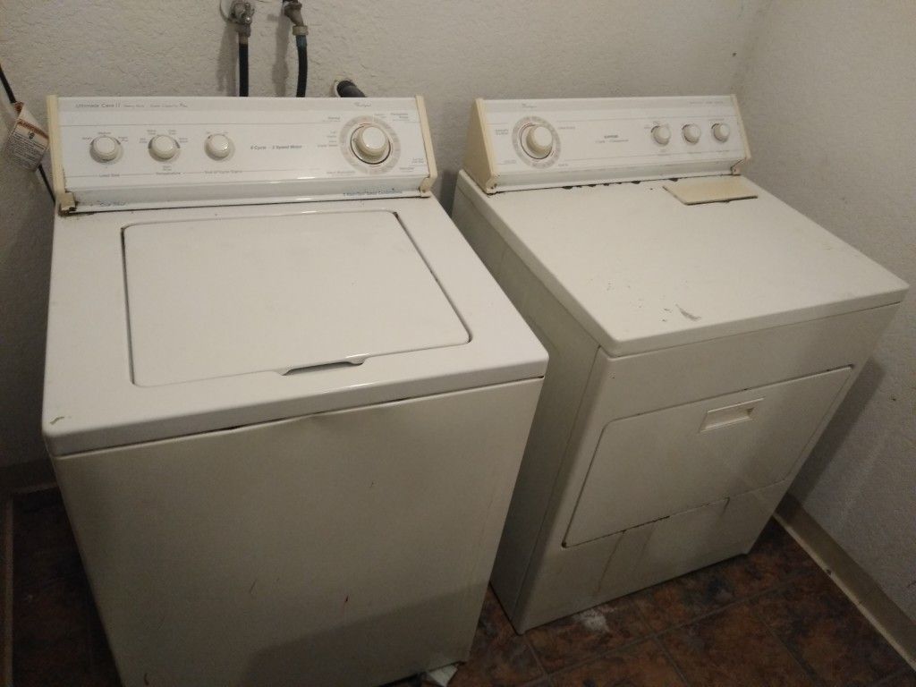 Whirlpool Ultimate Care II Super Capacity Plus Washer & Whirlpool Super