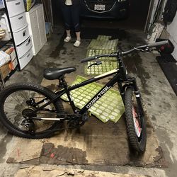 Ozark Mountain Bike(retail 220$)